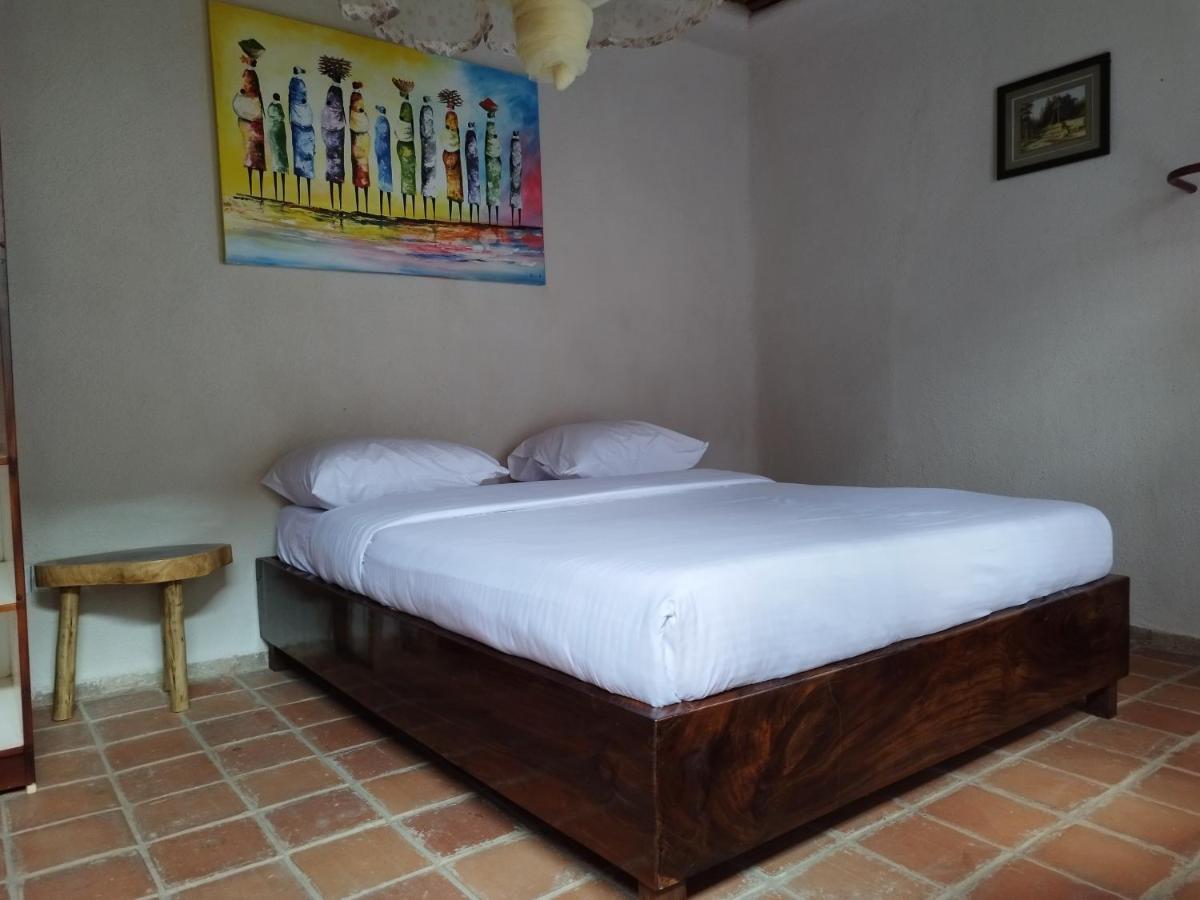 Mia Safari Lodge And Restaurant Εντέμπε Εξωτερικό φωτογραφία