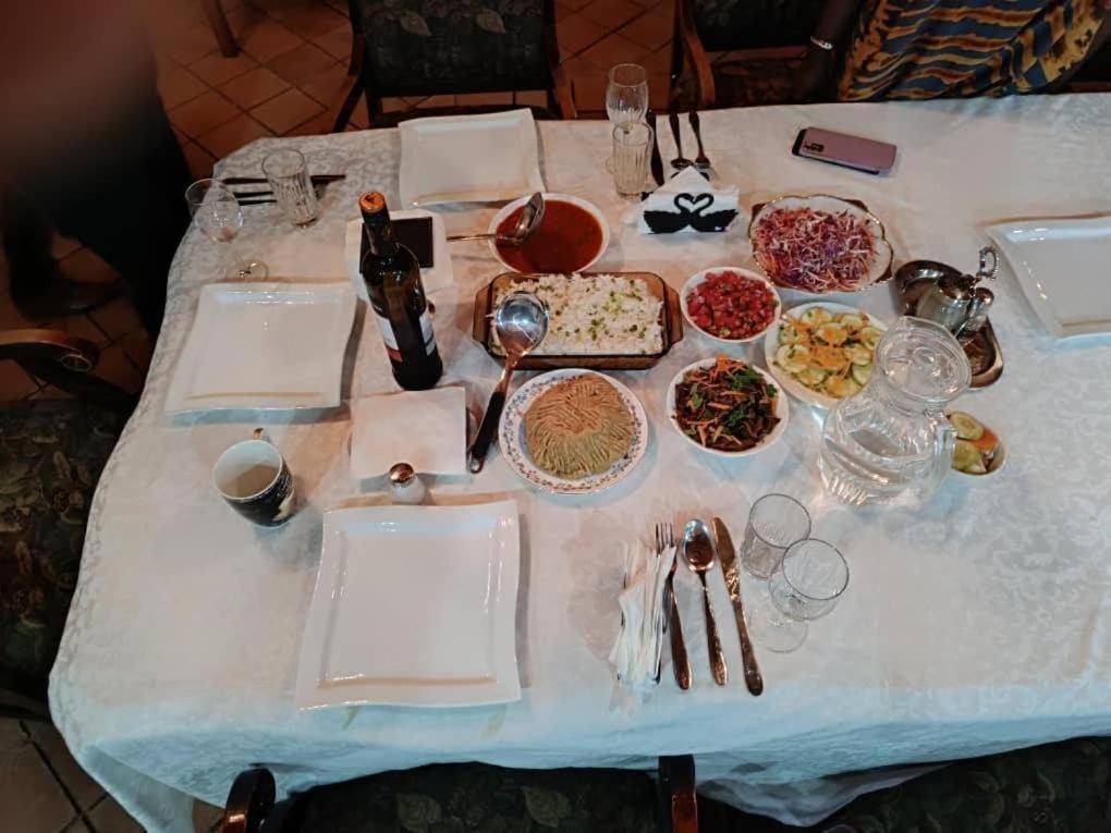 Mia Safari Lodge And Restaurant Εντέμπε Εξωτερικό φωτογραφία