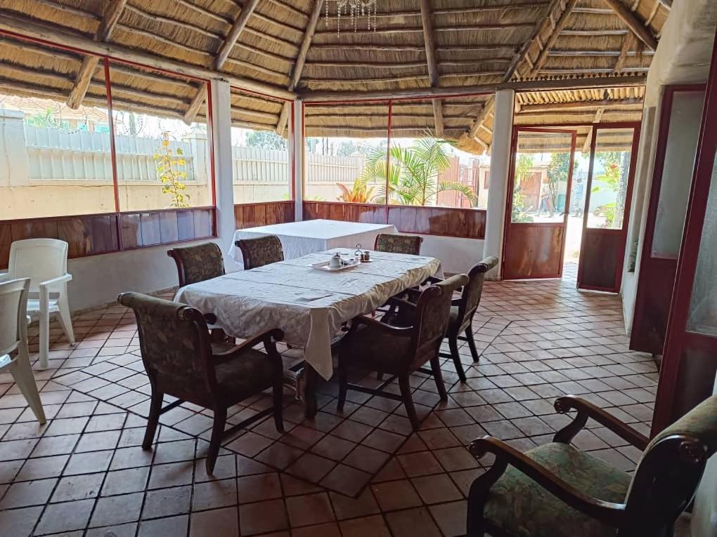 Mia Safari Lodge And Restaurant Εντέμπε Εξωτερικό φωτογραφία