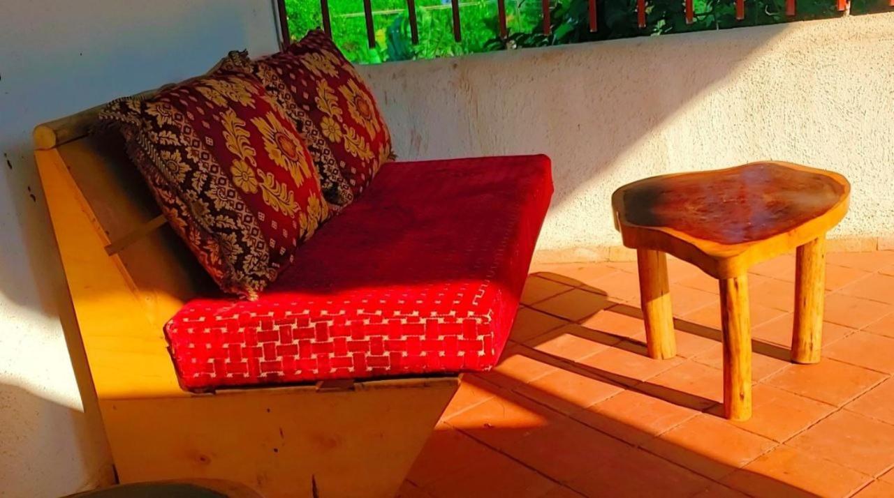 Mia Safari Lodge And Restaurant Εντέμπε Εξωτερικό φωτογραφία
