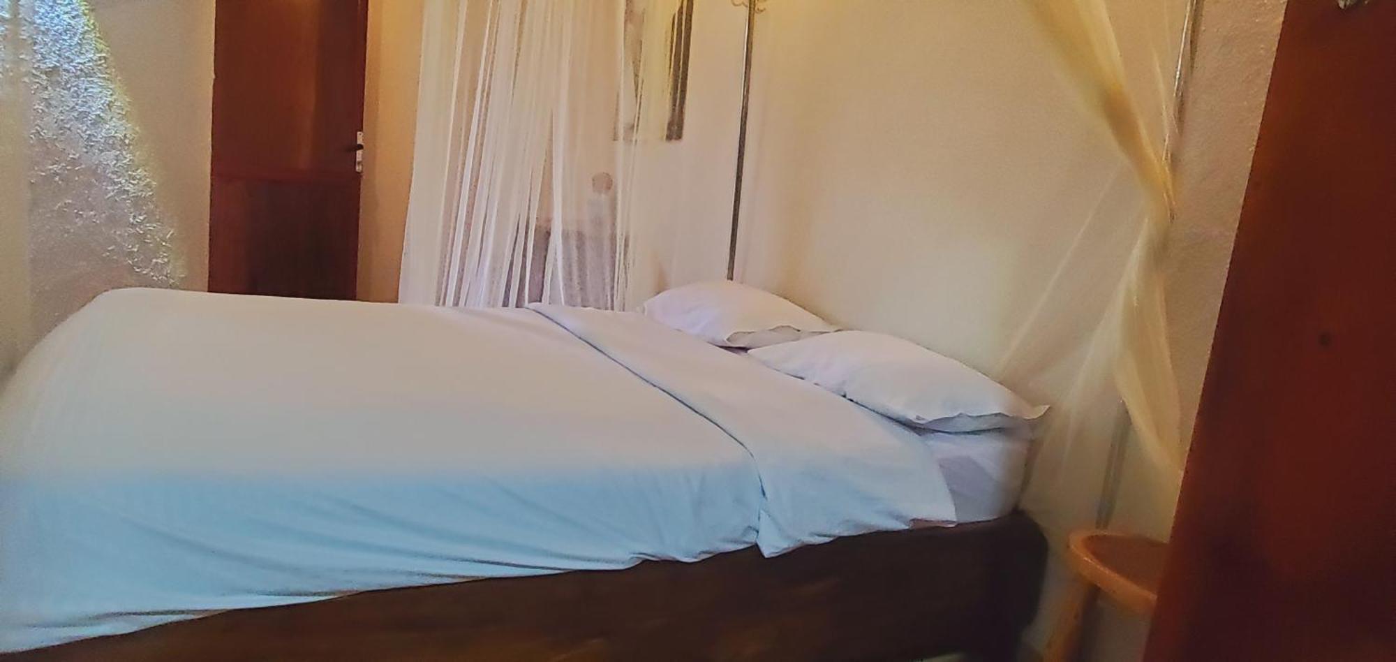 Mia Safari Lodge And Restaurant Εντέμπε Εξωτερικό φωτογραφία